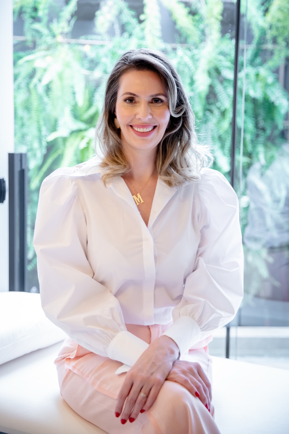 Mayra Maximiano em atendimento